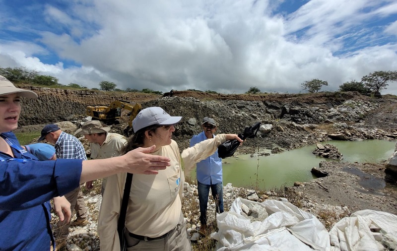 Especialistas monitoram superfície da mina