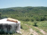 Serra do Xiquexique formada por quartzitos que abrigam inúmeras pinturas rupestres (Nascimento & Ferreira, 2012).