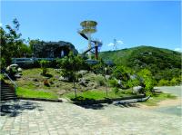 Estrutura metálica de forma circular que compõe o mirante, com vista de 360° para a paisagem regional. Foto: Rogério Valença Ferreira.