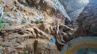 Afloramento da rocha granutilica, intemperizada, fraturada, fríavel. Arcos da Ladeira da Conceição da Praia - Salvador/Ba.