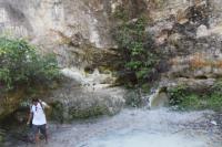 Cabeceira de drenagem seca, no fundo do cânion da Lagoa Azul. No passado havia uma pequena cachoeira perene, hoje intermitente. Fonte: Caio Gabrig Turbay (janeiro de 2022).