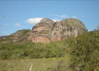 Vista da face oeste da Pedra do Segredo.Fotografia: Carlos Peixoto, 2014.