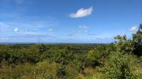 Vista panorâmica a partir do topo do Morro do Outeiro, onde se observa a planície costeira entre Porto de Galinhas e Maracaípe. Foto: Rogério Valença Ferreira. 