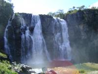 Cacheira Salto do Corumbá, em ambiente de Morros. Fonte: Proposta Geoparque Pireneus (CPRM, 2010)