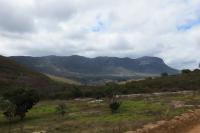 Vista da Serra do Barbado após o povoado de Catolés de Cima em direção ao inicio da trilha para o Pico do Barbado.. Foto: Violeta de Souza Martins, 2015.