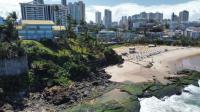 Praia da Paciência, contato entre os gnaisses granuliticos e os arenitos