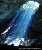 Entrada da caverna, vista de dentro para fora